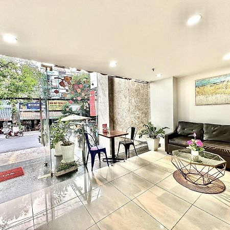 The Jade Hotel Near Tan Son Nhat Airport ホーチミン市 エクステリア 写真