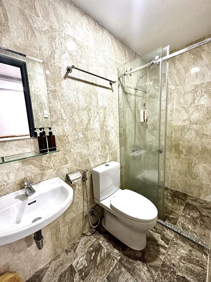 The Jade Hotel Near Tan Son Nhat Airport ホーチミン市 エクステリア 写真