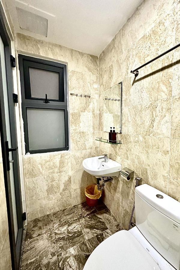 The Jade Hotel Near Tan Son Nhat Airport ホーチミン市 エクステリア 写真